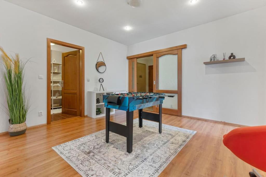 Exclusive Apartment In Centre Bratislava Luaran gambar